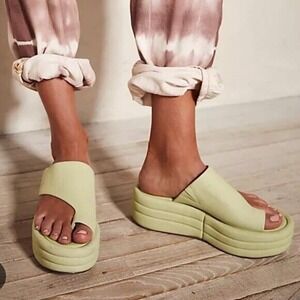 FREE PEOPLE HAYES PLATFORM SAGE SANDAL SIZE 38